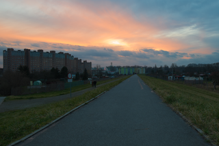 Kozanów o zachodzie słońca. Osiedle pełne magii [ZDJĘCIE]