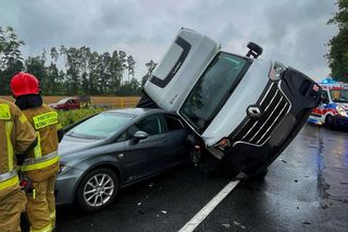 Karambol na DK 24 pod Międzyrzeczem. Zderzenie dwóch osobówek i dwóch ciężarówek