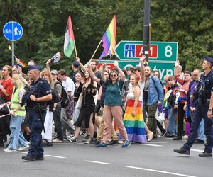 VI Toruński Marsz Równości. Przeciwnicy modlili się w centrum