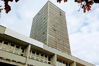 Dawny wieżowiec TVP zmienia się w apartamentowiec