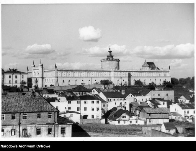 W kilka godzin ZAMORDOWALI blisko 300 osób. MASAKRA na Zamku Lubelskim [22 lipca 1944]