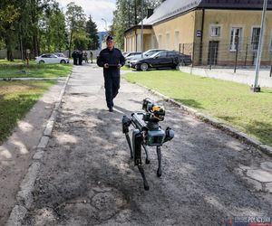 Robopies odwiedził i ćwiczył z warszawskimi policjantami