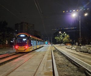 Nocne testy tramwajowe na trasie do Wilanowa. Czy terminu uda się dotrzymać?