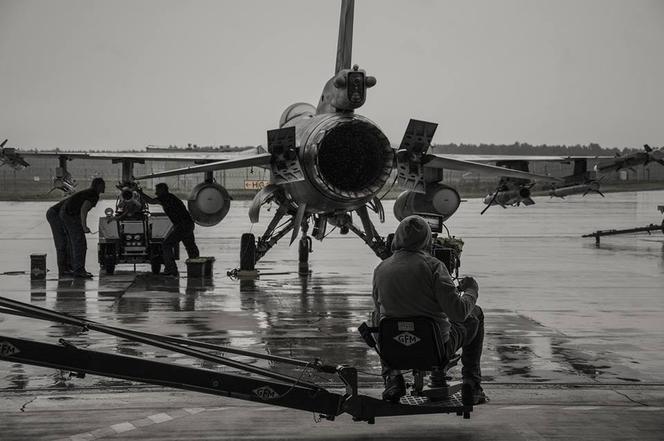 F16 w bazie w Łasku