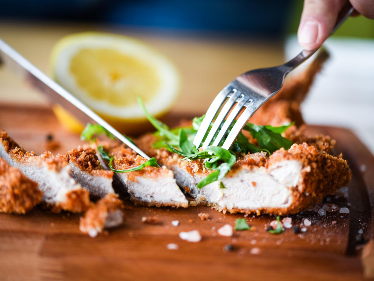 Sznycle drobiowe z musztardą - przepis na pierś kurczaka