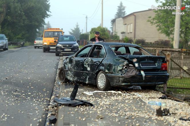 Kłobuck: Pijany kierowca zmasakrował BMW. Odbijał się autem od posesji i uciekł!