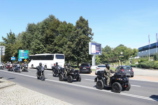 Defilada wojskowa w Katowicach i piknik. Wojewódzkie Obchody Święta Wojska Polskiego 2024