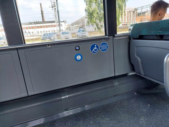 Byliśmy na przejażdżce elektrycznym autobusem po Bydgoszczy. Furorę robi jeden drobiazg 