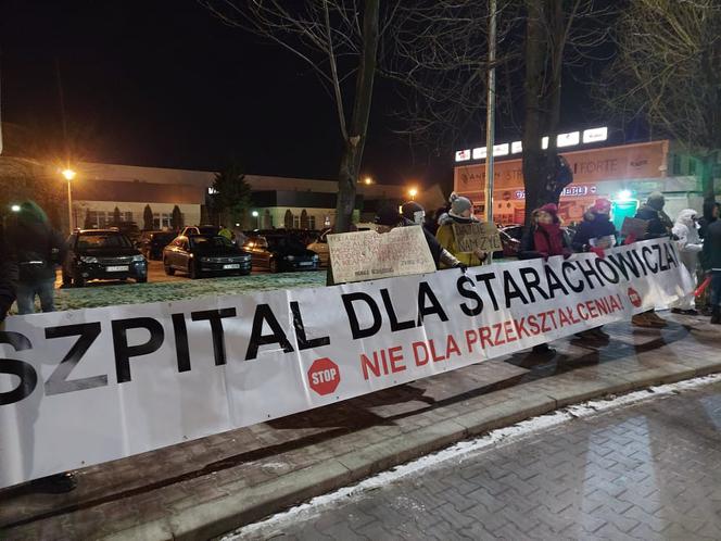 Kaczyński w Starachowicach. Pod kościołem okrzyki "Wynocha"; "Wolna Polska"