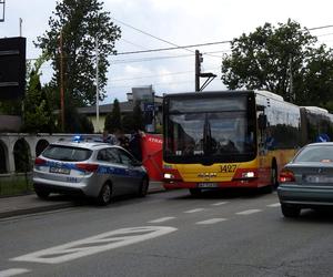 Warszawa. Nie żyje młody mężczyzna. Podczas spaceru zasłabł, upadł i nie odzyskał świadomości