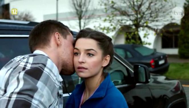 Lekarze 4 sezon odcinek 5 (odc. 44). Beata (Agnieszka Więdłocha), Filip (Andrzej Niemyt)