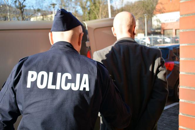 Oszust z Sopotu w rękach policji! Pomagał w wyłudzaniu wysokich kredytów