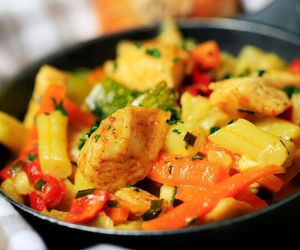 Tanie obiady, które zawsze się udają – 19 pomysłów na pyszne i sycące dania