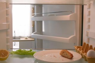 Nieprzyjemny zapach w lodówce