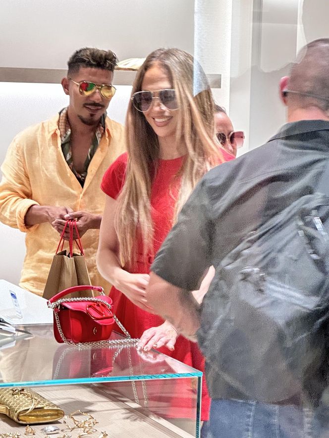 Zakupy Jennifer Lopez w Warszawie. Oto jej siatki