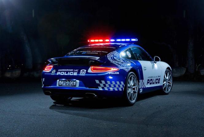 Porsche 911 Carrera jako radiowóz policji w Australii