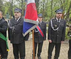 Kraków. Andrzej Duda ukląkł przed grobem posła PSL. Prezydent uczcił rocznicę katastrofy smoleńskiej