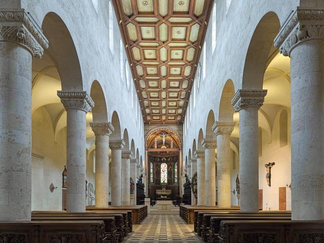 Wnętrze kościoła św Jakuba w Ratyzbonie