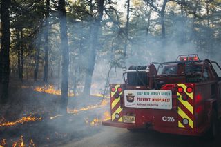 Pożar grozy w New Jersey. Tysiące ewakuowanych