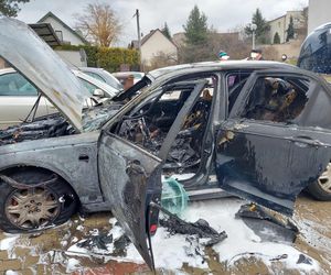 Pożar samochodu osobowego przy Wojska Polskiego w Starachowicach