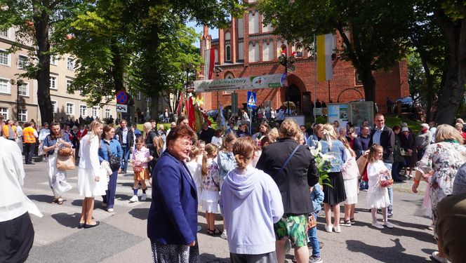 Boże Ciało 2025. Tysiące osób uczestniczyło w olsztyńskich procesjach