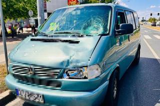 Bus potrącił kobietę. Było wielu świadków, ale długo nikt nie reagował!