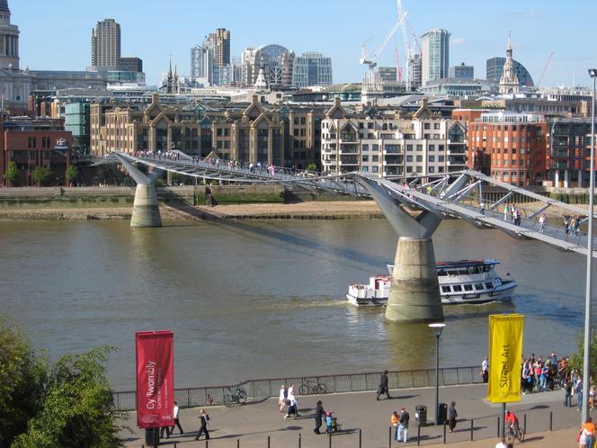 Most dla pieszych Millenium, Londyn, proj. Foster and Partners