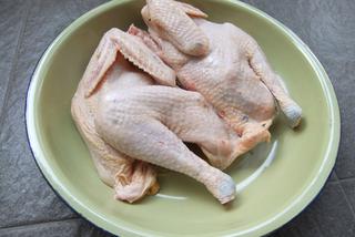 Uważajcie na kurczaki! Skażone mięso z Niemiec trafiło do sklepów na Pomorzu
