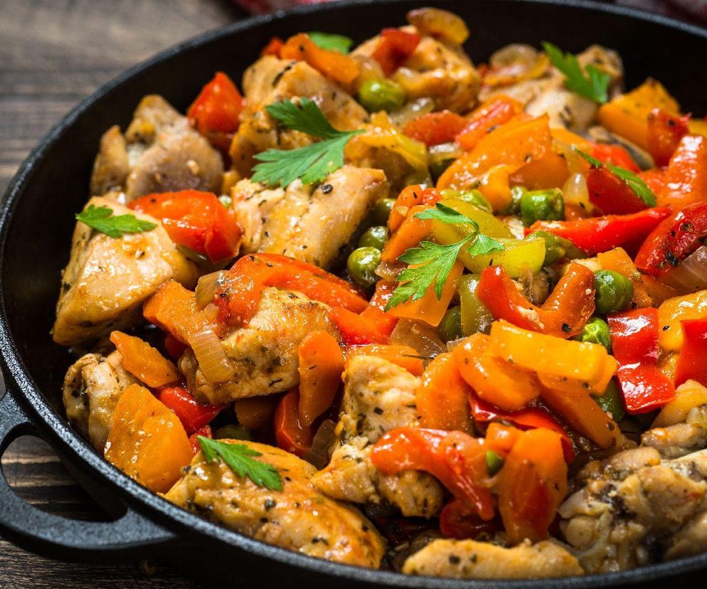 jednogarnkowy kurczak z papryką