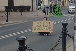 Siadł na ulicy i nie chciał zejść. Ekolodzy zorganizowali w Lublinie blokady