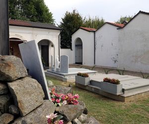 Prywatne uroczystości żałobne Giorgio Armaniego w rodzinnych stronach projektanta