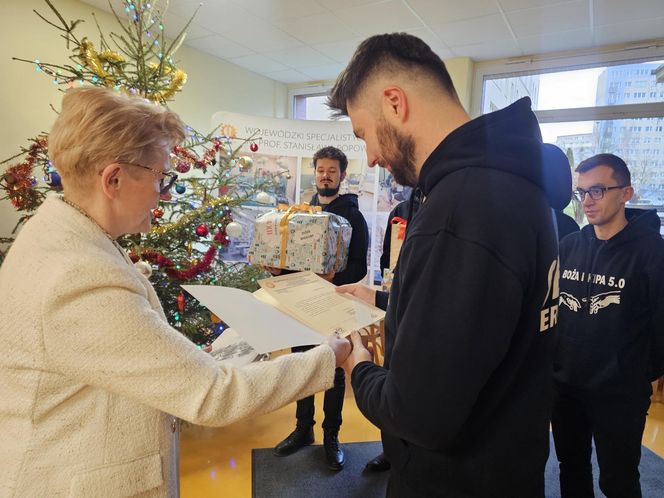   Medycy docenieni za pracę w święta. "Fakt, że ktoś o nas pamięta, jest wzruszający"