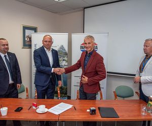Podpisanie umowy na budowę komory fermentacyjnej w Sądeckich Wodociągach 
