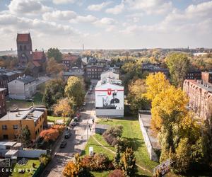 W Świętochłowicach odsłonięto mural poświęcony Wiktorowi Wiechaczkowi