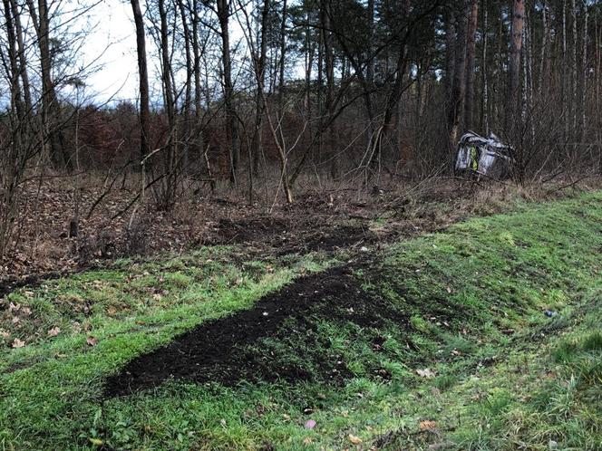 Fatalny wypadek pod Sulęciniem. Auto doszczętnie rozbite