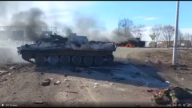 Wojna na Ukrainie - zniszczony rosyjski konwój wojskowy