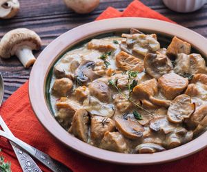 Ten sos to mój jesienny sposób na pierś z kurczaka. Rodzina się zajada