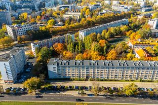 Trzy warszawskie serki. Jeden zabudowano blokami, drugi biurowcami, trzeci pozostał zielony. Do czasu?