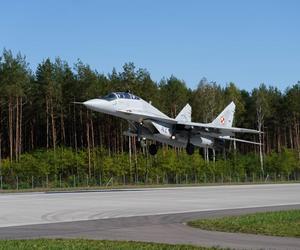 MiG-29UB na Route 604