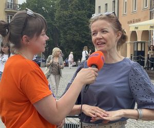 Tłumy przyjezdnych i uśmiechy na twarzach. Wakacyjny patrol Eska Summer City na olsztyńskiej Starówce