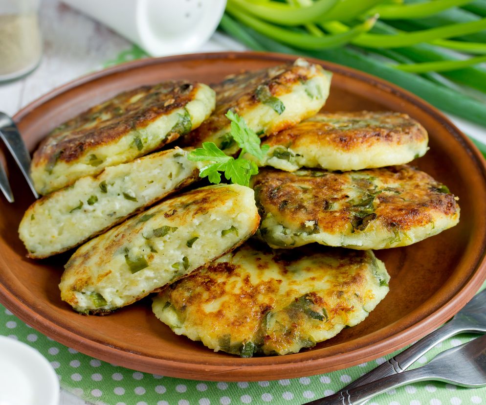 Ukraińskie syrniki wytrawne ze szczypiorem: superprzekąska dla każdego