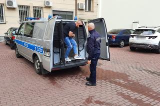 Ucharakteryzowała się na 85-latkę, by przejąć mieszkanie