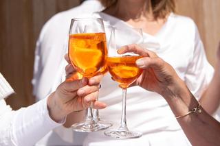   Szczepienie przeciw COVID-19: Czy można pić alkohol? 