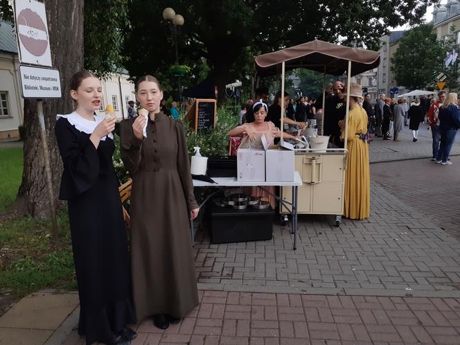 Siedlczanie mogli wsiąść w wehikuł czasu i zobaczyć ulicę Pułaskiego - Piękną sprzed stu lat