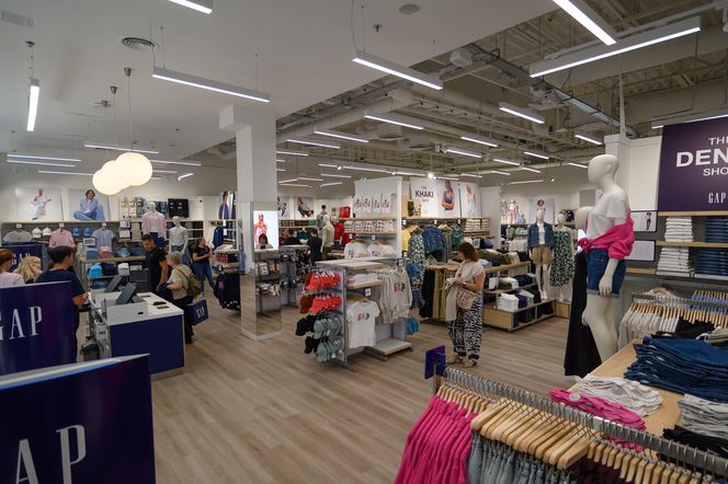 GAP z impetem wkracza do Krakowa: Pierwszy outlet w południowej Polsce otwarty w FACTORY Kraków