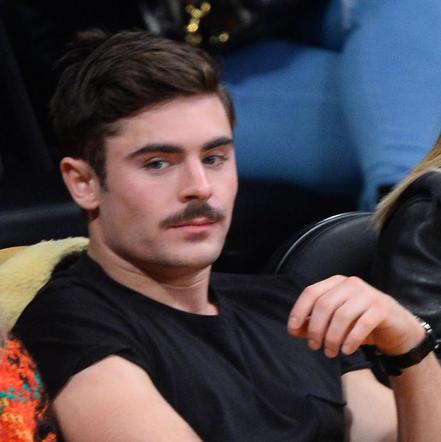 Zac Efron zapuścił wąsy