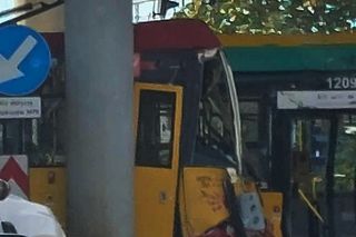 Łódź. Autobus i tramwaj zderzyły się pod dworcem Łódzka Kaliska [ZDJĘCIA]