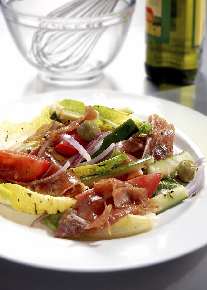 Sałatka z pepino z szynką - prosta i elegancka