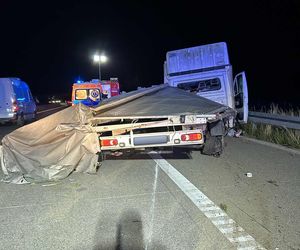 Wypadek dostawczaka na autostradzie A1
