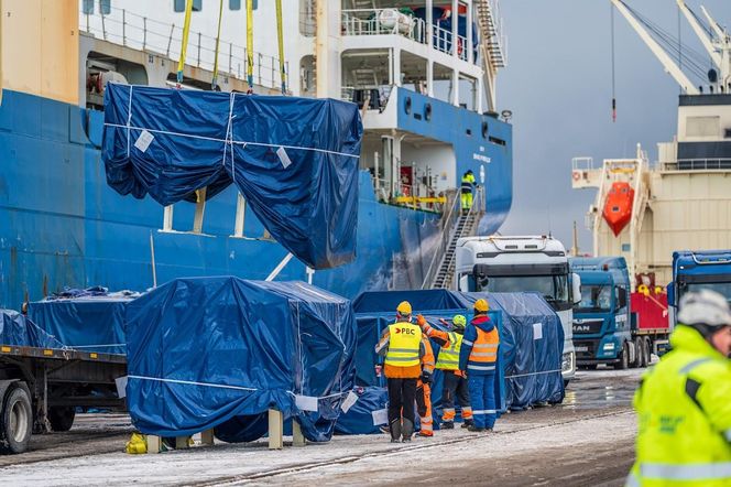 Duża tarcza TBM już jedzie na plac budowy w Małopolsce